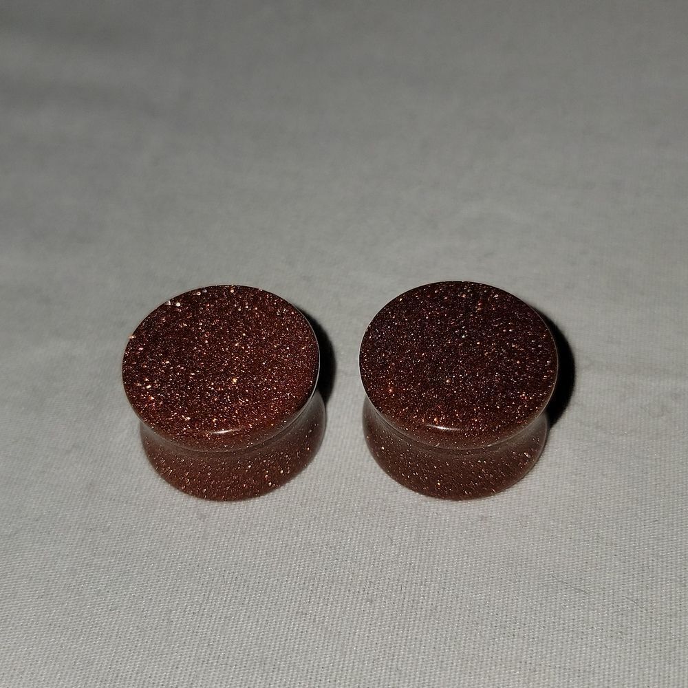 ⅝ plugs 